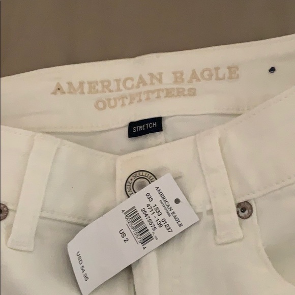 American Eagle White Distressed Denim Shorts - Picture 3 of 4